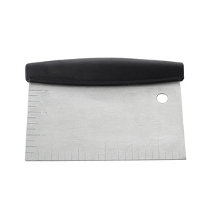 Edelstahl-Teigschaber mit Messskala und Rutschfestem Griff für Backen und Kochen - Product Image 2