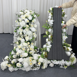 Décorations florales réalistes en roses artificielles couleur crème et gypsophile pour la décoration de fond de lieu de mariage - Product Image 3