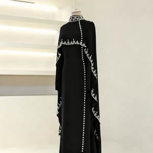 कस्टम थोक सुरुचिपूर्ण लक्जरी उच्च गर्दन शॉल गैंस्टोन बेडेड सैटिन ठोस रंग मुस्लिम मध्य पूर्व अबाया पोशाक - Product Image 3