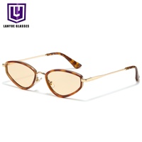 Lunettes de soleil de luxe pour hommes, monture métallique géométrique œil de chat, pont décoratif, accessoire de mode moderne pour la conduite en extérieur et le quotidien