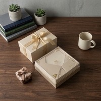 Assortiment de 6 boîtes-cadeaux magnétiques écologiques pour pâtisseries |   Emballage en carton ondulé blanc de luxe pour produits de boulangerie artisanale, avec finition UV