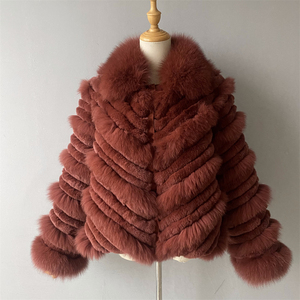 Cappotti <span class=keywords><strong>in</strong></span> Vera <span class=keywords><strong>Pelliccia</strong></span> di Volpe e Coniglio per Donna, Eleganti e Morbidi, Reversibili, Personalizzabili, Vendita all'Ingrosso - Product Image 3