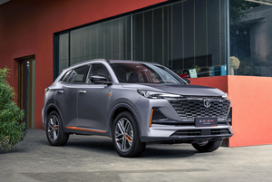 Changan Cs55 Plus 1.5T Led Camera Elektrisch Leer Multifunctionele Suv 5-deurs 5-persoons Grote Ruimte Automatische Versnellingsbak Nieuw - Product Image 4