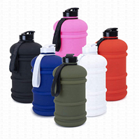 Bouteille d'eau sans BPA cruches d'eau étanches demi-gallon grande capacité Matt cruche à boire personnalisée pour Fitness Gym 2.2 L NOIR