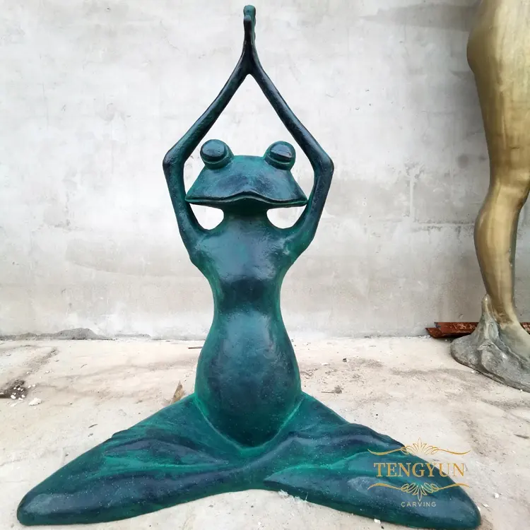 Statue de jardin moderne populaire en bronze, grenouille en métal, yoga, art, sculpture de grenouille de prière en cuivre