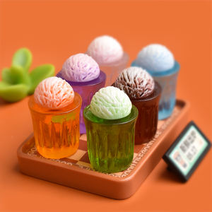 Cabujón de resina con base plana, diseño de vaso de jugo color crema, para cocina en miniatura DIY, dijes de bebidas en miniatura, accesorios decorativos para pegamento de crema - Product Image 2