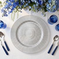 Assiettes de présentation jaunes en verre de 13 pouces avec sous-assiettes dorées à motif cannelé radial en relief pour la vaisselle de mariage et la location événementielle