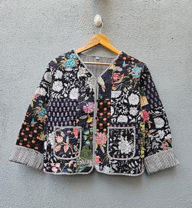 Veste décontractée pour femme, 100% coton fait main, matelassée, à manches longues, motif floral, fermeture à ceinture, douce, séchage rapide, pour l'hiver - Product Image 1