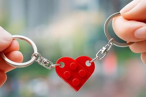 Ensemble de porte-clés en forme de cœur en briques, blocs de construction DIY, puzzle en acrylique pour couples, 2 pièces, breloques d'amour, petit ami, petite amie - Product Image 4