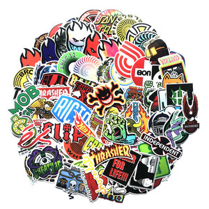 Adesivi in Vinile a Tema Cartoni Animati per Skateboard - Confezione da 100 Pezzi per Valigie, Laptop e Decorazioni per la Casa - Product Image 1