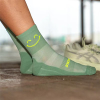 Chaussettes de compression sportives personnalisées haute performance avec logo sur mesure pour le cyclisme et la course à pied, chaussettes de sport rembourrées pour hommes