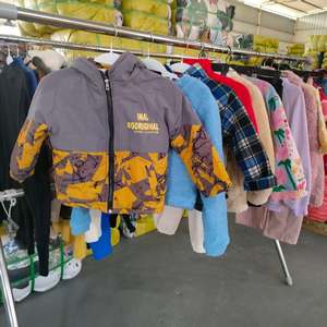 Vêtements d'hiver et de printemps unisexes d'occasion pour enfants C03 – Lots en gros de sweats à capuche, pantalons et vestes en vrac de couleurs assorties – Qualité supérieure - Product Image 1