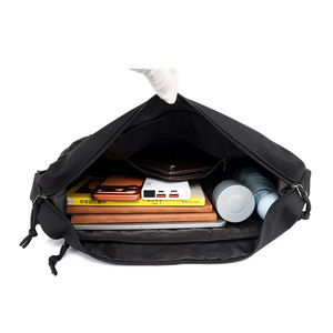 Sac bandoulière étanche pour poitrine, sac banane de randonnée, sac tactique en polyester personnalisé avec sangle d'épaule - Product Image 4