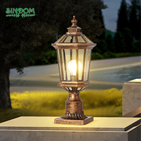 Lampe de clôture à énergie solaire télécommandée et étanche pour cour extérieure Lumière de pilier de colonne LED simple