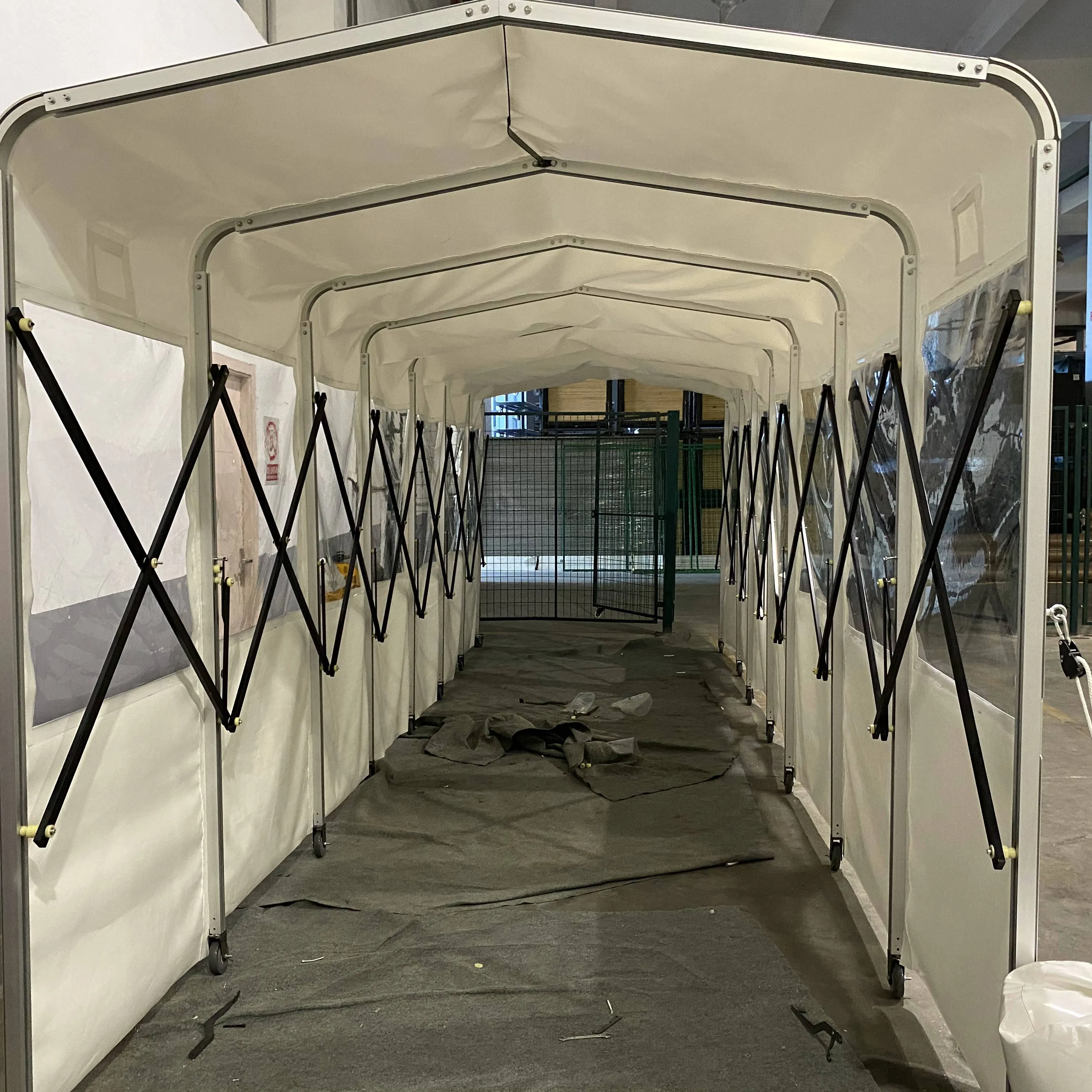 カーポート、トンネル用ホイール付きプッシュプル格納式テントテント