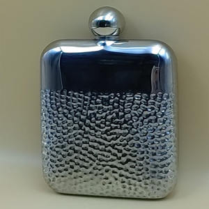 ขวดวิสกี้สเตนเลสขนาด6ออนซ์8ออนซ์มีฝาปิดลายนูนโลโก้ออกแบบได้ตามต้องการ - Product Image 4