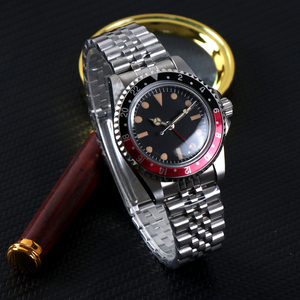 นาฬิกาข้อมือผู้ชาย MINUTETIME รุ่นวินเทจยุค 1960s NH34 หรูหรา หน้าปัดเรืองแสงสีแดง ขอบหน้าปัดสีแดง ระบบอัตโนมัติ กันน้ำ กระจกโดม - Product Image 5