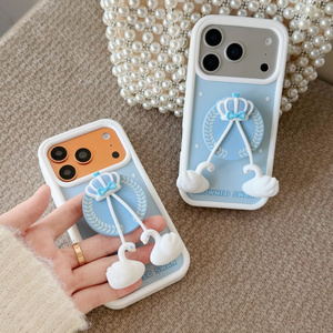 เคสโทรศัพท์ซิลิโคนรูปหงส์ประดับมงกุฎพร้อมสายคล้องมือสำหรับ iPhone 17 16 15 14 13 Pro Max  ฐานตั้งแบบยางน่ารัก - Product Image 3