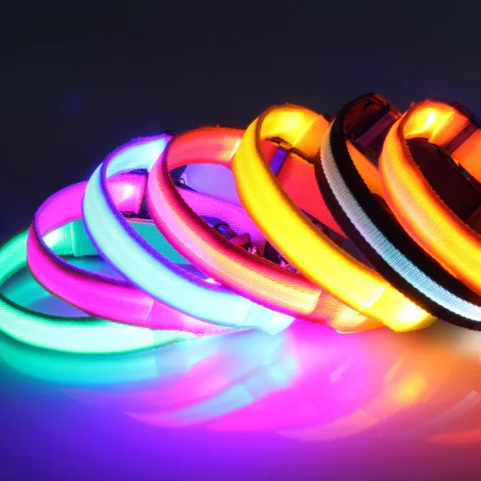 Vente en gros d'usine vente directe à bas prix de haute qualité éclairage réglable clignotant nylon led chien chat vente en gros collier pour animaux de compagnie