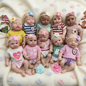 Poupée Reborn en silicone de 30 cm (12 pouces) avec visage souriant, jouet compagnon pour enfants - Product Image 5