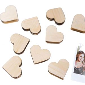 Porte-photos en bois en forme de cœur, mignon et unique, avec pinces pour cartes mémo, idéal pour la Saint-Valentin, les mariages, les fêtes et les restaurants - Product Image 3