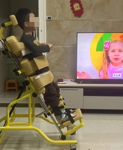 Chaise d'entraînement <span class=keywords><strong>debout</strong></span> réglable à roulettes pour enfants, directement de l'usine, dispositif de rééducation portable, exosquelette - Product Image 2
