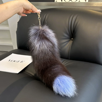 Porte-clés élégant en véritable fourrure de renard coréen, grande queue, pour sac, décoration fourrée de qualité supérieure, breloque queue d'animal stylée