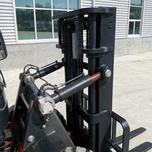 Fabrieksdirect 2 ton zware 4WD off-road diesel vorkheftruck voor opslag en transport - Product Image 6