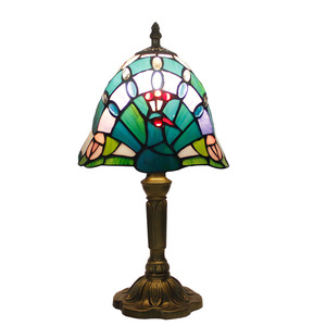 <span class=keywords><strong>Lampada</strong></span> <span class=keywords><strong>da</strong></span> <span class=keywords><strong>Tavolo</strong></span> Tiffany in Stile Europeo <span class=keywords><strong>con</strong></span> Vetro Colorato e <span class=keywords><strong>Paralume</strong></span> in Vetro di Lusso per Interni e Lettura a Letto - Product Image 5