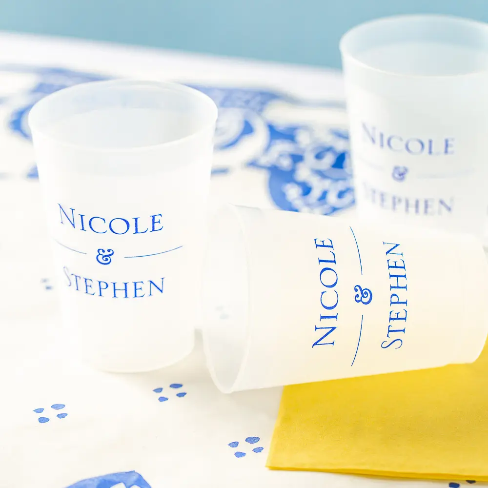 כוסות פלסטיק חד פעמיות מתכלות בהתאמה אישית שקופה חלבית בצורת U עם מכסה