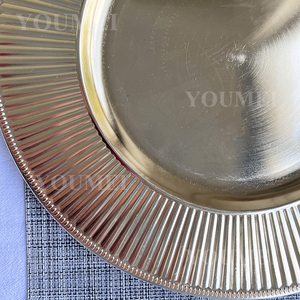 Assiettes de présentation élégantes en plastique doré, motif soleil radial, 13 pouces, pour mariages, banquets et décorations de fête - Product Image 5