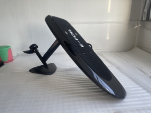 Tabla de surf eléctrica de hidroala de fibra de carbono de 8KW, 45 km/h, velocidad máxima, batería de 58Ah, Control remoto para deportes acuáticos en el océano y el lago - Product Image 2