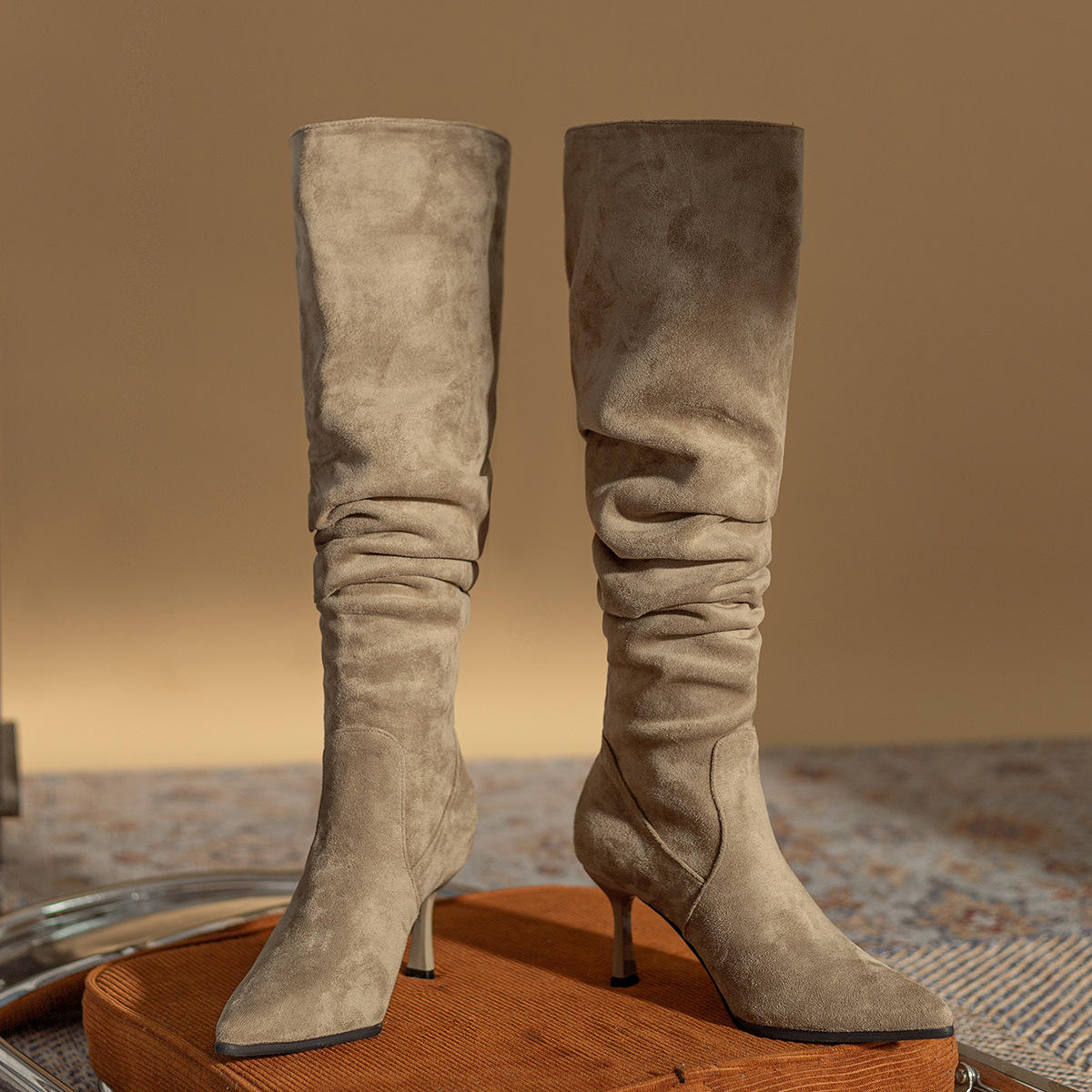 สีแอปริคอทกับ linning กำมะหยี่