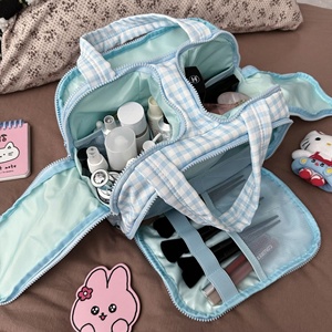 Trousse de toilette de voyage portable pour femme, en polyester, à motif écossais bleu, avec double ouverture large, grande capacité et légère - Product Image 1