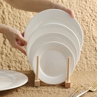 Assiette à dîner occidentale en porcelaine blanche pure, assiette à steak à bord doré, assiette plate, plat à os, compatible micro-ondes, moderne et minimaliste