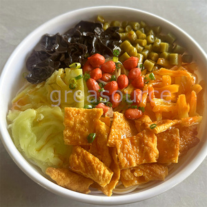 Auténtica Sopa Luosifen de Fideos de Arroz con Caracoles, Picante y Aromática, con Brotes de Bambú en Conserva y Hierbas Frescas, Modelo de Comida para Exhibición en Tiendas - Product Image 5