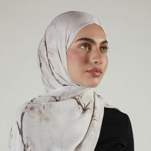Custom Logo Muslim 4-Season Modal Hijab Luxurious <b>Print</b> Wear Customizable Soft Breathable <b>Islamic</b> Stretchy Fashion - Product Image 1