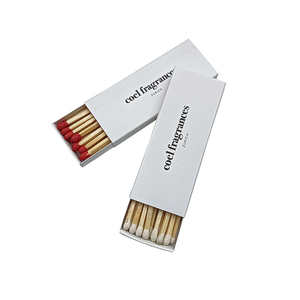 Bougies colorées de qualité supérieure assorties dans des boîtes extérieures rigides Coffrets cadeaux avec logo en relief personnalisés pour allumettes - Product Image 2