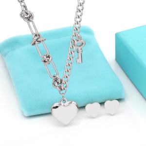 Conjunto de Collar con Colgante de Corazón en Acero Inoxidable Chapado en Oro de 18K, Antideslustre, para Bodas o Fiestas, para Mujeres y Niñas - Product Image 2