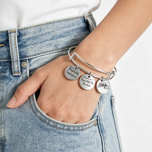 สร้อยข้อมือสแตนเลสปรับได้พร้อมจี้สร้างแรงบันดาลใจสำหรับเป็นของขวัญ เครื่องประดับสำหรับทุกเพศ - Product Image 2