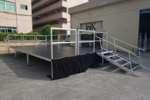 מסגרת אלומיניום במת מסגרת משטח נייד מופע נייד עם מעקה משמר ומשמר - Product Image 2