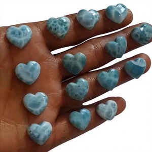 Piedra preciosa de Larimar Natural tallada a mano, tamaño de 15 a 20MM, forma de corazón, piedra suelta certificada IGI para la fabricación de joyas - Product Image 1