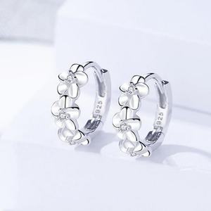 Pendientes de Aro con Forma de Camelia, Modelo Nobility, Circonita Cúbica 4A, Chapados en Rodio, Plata de Ley 925, para Regalo de Boda - Product Image 2