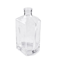 Bouteille à vin en verre blanc cristal carré à vente chaude, gravure, finition mate, capacité personnalisable pour les spiritueux, la vodka, le whisky, le rhum