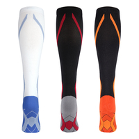 Chaussettes de compression de sport de style nouveau Logo personnalisé Chaussettes de course à long tube antidérapantes pour hommes