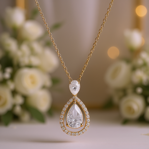Collana con ciondolo placcato oro con zirconi a taglio a pera e design a goccia d'acqua per matrimoni e fidanzamenti, gioielli da donna - Product Image 2