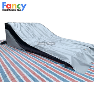 Nouvel airbag d'atterrissage gonflable d'entraînement pour le jeu d'airbag d'amusement <span class=keywords><strong>de</strong></span> saut <span class=keywords><strong>de</strong></span> <span class=keywords><strong>BMX</strong></span> Sport/cascadeur avec la caractéristique <span class=keywords><strong>de</strong></span> château - Product Image 4