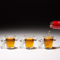 Verre à shooter personnalisé en forme de pistolet à boire petit gobelet à shot de vodka de 2oz avec poignée de pistolet