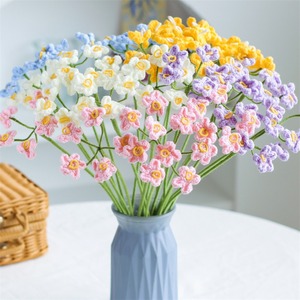 Ramo de flores simuladas tejido a mano con hilo terminado, hecho a crochet, decoración para el hogar, regalo, flor hecha a mano. - Product Image 2