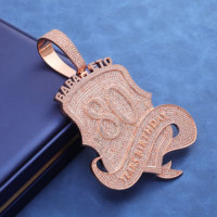 Pendentif bannière d'anniversaire personnalisé NUOYA avec lettres en diamants glacés, plaqué or rose, bijoux hip-hop, cadeau pour homme, logo personnalisable